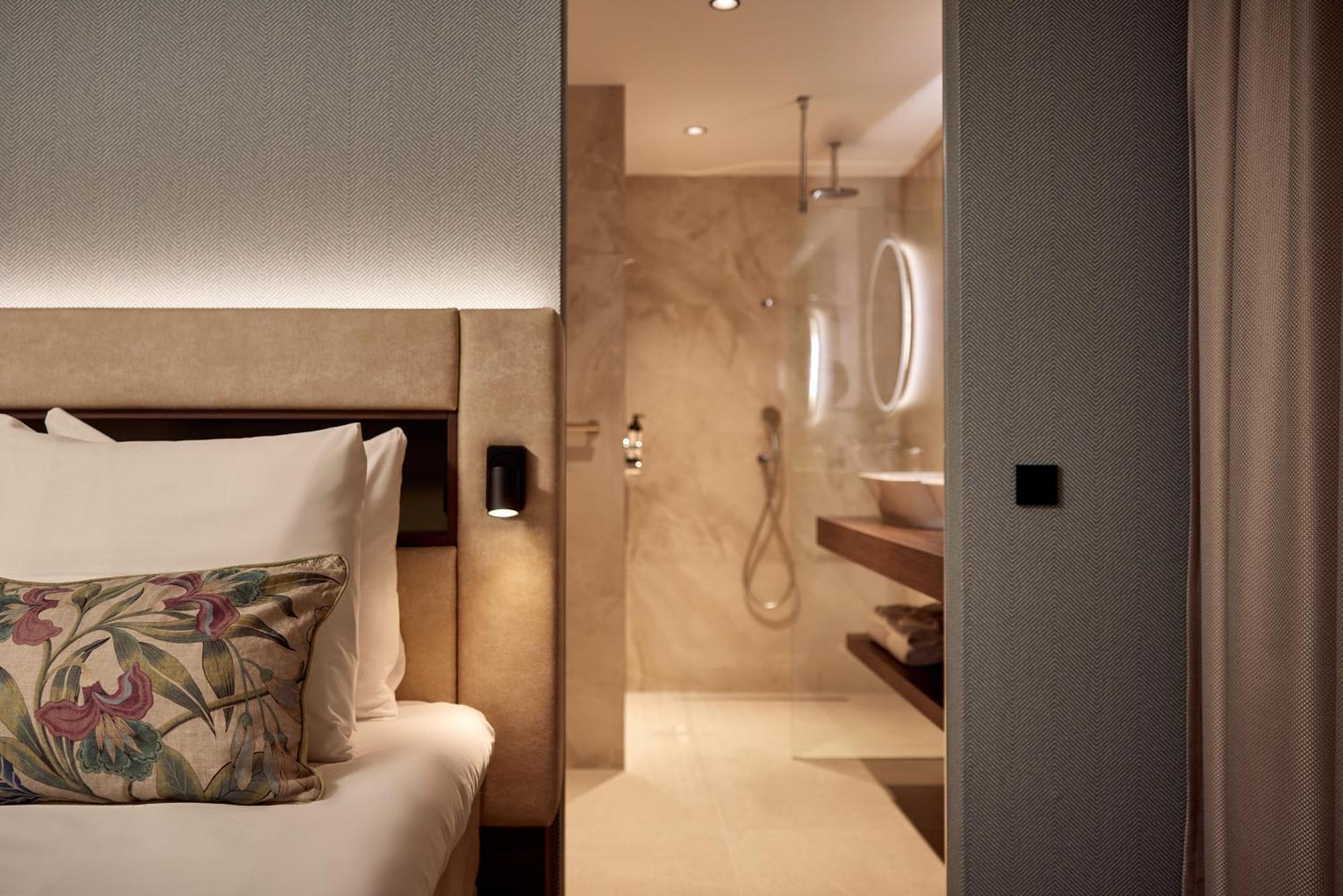Der Valk Hotel 4*